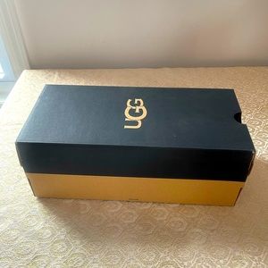 Uggs empty shoes box for women size 10 sandals color black